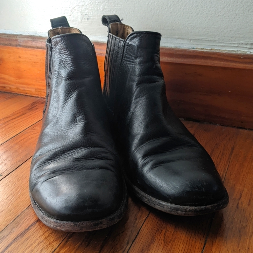 Black leather Frye boots